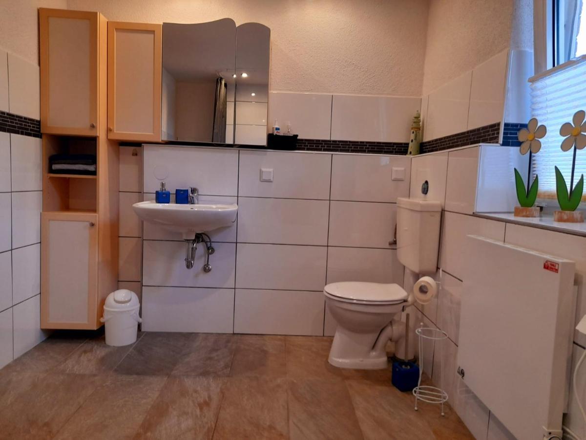 Willkommen In Dem Luftkurort Und Kaesestadt Nieheim Rennstrecke 4Km Entfernt Fewo1 エクステリア 写真