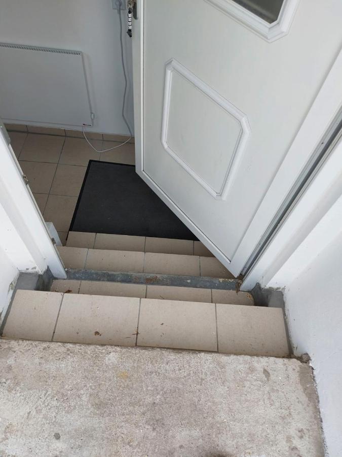 Willkommen In Dem Luftkurort Und Kaesestadt Nieheim Rennstrecke 4Km Entfernt Fewo1 エクステリア 写真